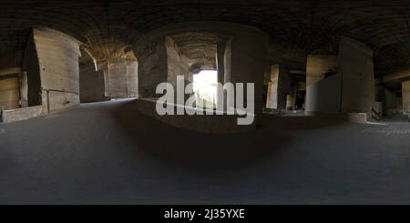 Visualizzazione panoramica a 360 gradi di Vecchia cava di Fertorakos - entrata del teatro di pietra