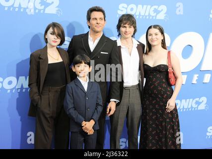 Los Angeles, California. 5th Apr, 2022. Agli arrivi per SONIC THE HEDGEHOG 2 Premiere, Regency Village Theatre, Los Angeles, CA 5 aprile 2022. Credit: Elizabeth Goodenough/Everett Collection/Alamy Live News Foto Stock