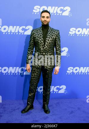 Los Angeles, California, USA 5th Aprile 2022 Actor Lee Majdoub partecipa alla Paramount Pictures LA Premiere di 'Sonic 2: The Hedgehog' al Regency Village Theatre il 5 Aprile 2022 a Los Angeles, California, USA. Foto di Barry King/Alamy Live News Foto Stock