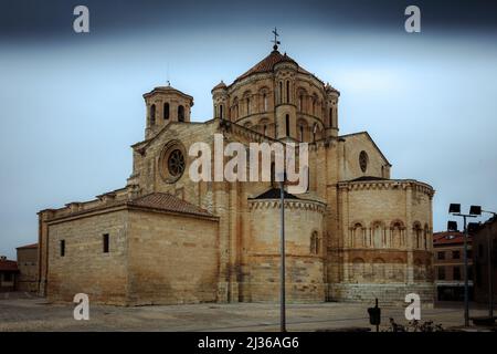 La Collegiata di Santa Maria la Mayor de Toro è una chiesa tardo romanica. È dedicata a Santa Maria la Grande. Zamora. Spagna. Foto Stock