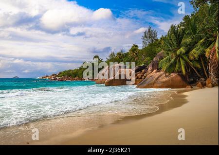 Spiaggia di Anse Lazio sull'isola di Praslin, Seychelles Foto Stock