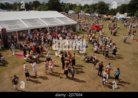 Folle al V Festival, V2004, Hylands Park, Chelmsford, Essex, Regno Unito - 21 agosto 2004 Foto Stock