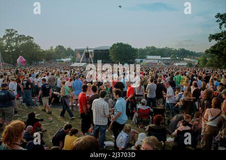 Folle al V Festival, V2004, Hylands Park, Chelmsford, Essex, Regno Unito - 21 agosto 2004 Foto Stock