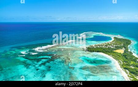 Isola dei Caraibi paradisiacale - Cayo Sombrero - Morrocoy Venezuela. Vista aerea. Foto Stock