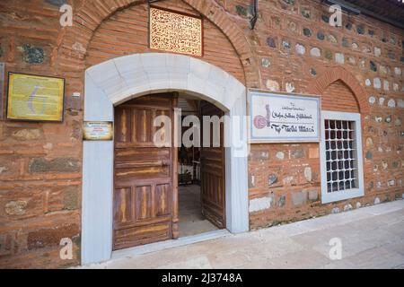 L'ingresso esterno di una ex moschea, ora il Museo di Storia Medica. A Manisa, Turchia. Foto Stock