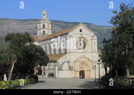 L'Abbazia di Fossanova, risalente all'anno 1208, è un'abbazia in stile gotico cistercense, situata a Priverno, in Italia Foto Stock