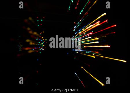 Bokeh astratto scoppiò su sfondo nero isolato. San Valentino, festa, Natale, spazio concetto sfondo. Foto Stock