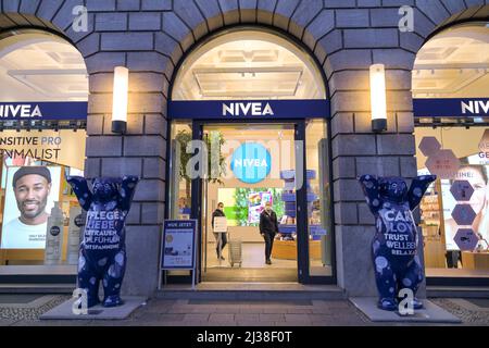 Nivea Haus, Unter den Linden, nel quartiere Mitte di Berlino, Deutschland Foto Stock