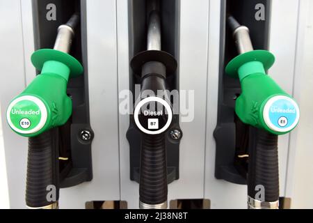 Primo piano della pompa benzina nel garage del Regno Unito Foto Stock