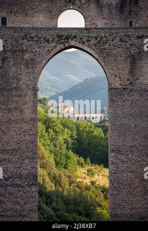 Antico Ponte delle Torri, Spoleto (PG), Umbria, Italia Foto Stock