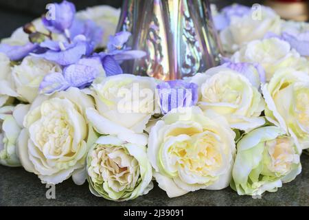 Bella decorazione partito con fiori artificiali. Decorazioni per la casa Foto Stock