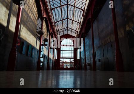 PORTO, PORTOGALLO - 04 APRILE 2022: Hard Club uno dei luoghi più rappresentativi della città. Precedentemente Ferreira Borges Market Foto Stock