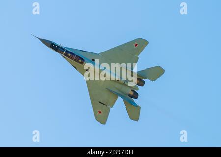 30 agosto 2019, Zhukovsky, Russia. Il russo Mikoyan MIG-29 combattente multi-ruolo nel cielo. Foto Stock