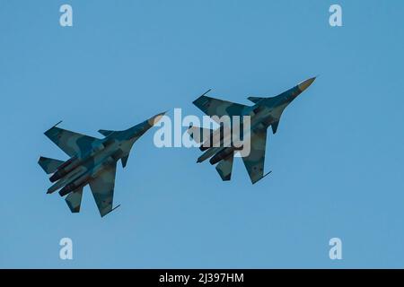 30 agosto 2019, Zhukovsky, Russia. Combattenti russi multi-ruolo su-30sm nel cielo. Foto Stock