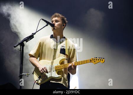 Newcastle, 6th Apr 2022, Sam Fender suona il concerto di casa esaurito l'ultima notte del suo tour britannico alla Newcastle Utilita Arena, 6th Apr 2022 Foto Stock