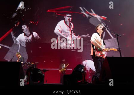 Newcastle, 6th Apr 2022, Sam Fender suona il concerto di casa esaurito l'ultima notte del suo tour britannico alla Newcastle Utilita Arena, 6th Apr 2022 Foto Stock