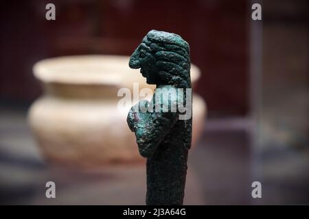 Basra, Iraq - 31 marzo 2022: Foto di oggetti antichi nel museo storico dell'Iraq Foto Stock