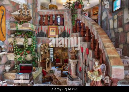 Colonia Independencia, Paraguay - 13 febbraio 2022: Interno del Castello di Echauri in Paraguay. Foto Stock