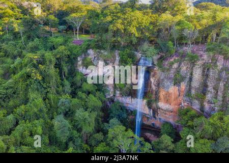 Veduta aerea del Salto Suizo la cascata più alta del Paraguay vicino alla Colonia Independencia e Vallarrica. Foto Stock