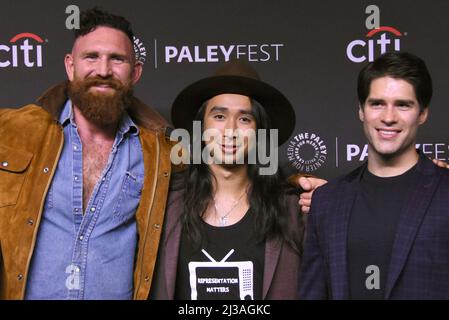 Hollywood, California, USA 6th Aprile 2022 Actor Devan Long, Actor Roman Zaragoza e Actor Asher Grodman partecipano al Paley Center for Media's 39th Annual Paleyfest 'Ghosts' al Dolby Theatre il 6 Aprile 2022 a Hollywood, California, USA. Foto di Barry King/Alamy Live News Foto Stock