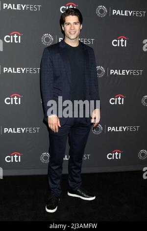 Los Angeles, California. 6th Apr 2022. Asher Grodman agli arrivi per I FANTASMI E IL QUARTIERE di PaleyFest LA 2022, Dolby Theatre, Los Angeles, CA 6 aprile 2022. Credit: Priscilla Grant/Everett Collection/Alamy Live News Foto Stock