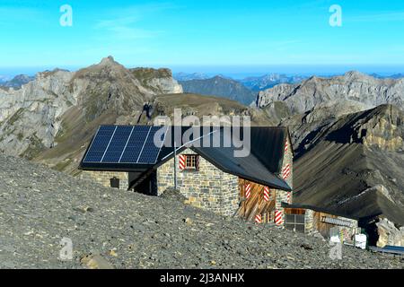 Blueemlisalphuette del Club Alpino Svizzero, SAC, Alpi Bernesi, Kandersteg, Svizzera Foto Stock