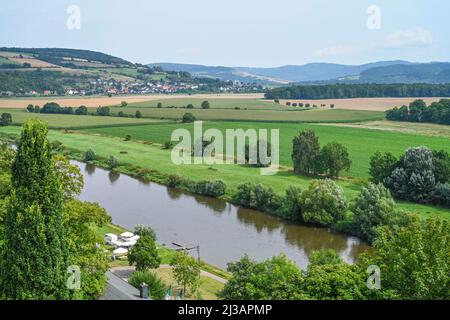 Weser nei pressi di Polle, bassa Sassonia, Germania Foto Stock