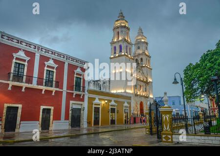 Catedral de Nuestra Senora de la Purisima Concepcion, Plaza de la Independencia, Campeche, Messico Foto Stock