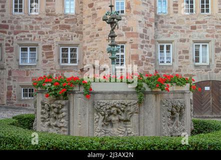 Frau Holle Fountain, Landgrafenschloss, Eschwege, Assia, Germania Foto Stock