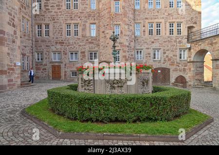 Frau Holle Fountain, Landgrafenschloss, Eschwege, Assia, Germania Foto Stock