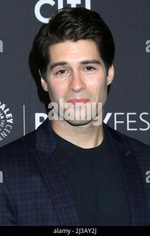 LOS ANGELES - Apr 6: Asher Grodman al PaleyFest 2022 - i fantasmi e il quartiere al Dolby Theatre il 6 aprile 2022 a Los Angeles, CA Foto Stock