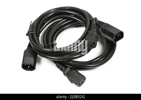 Filo nero C13 femmina e connettore maschio C14 maschio, isolato su bianco. Foto ad alta risoluzione. Profondità di campo completa. Foto Stock