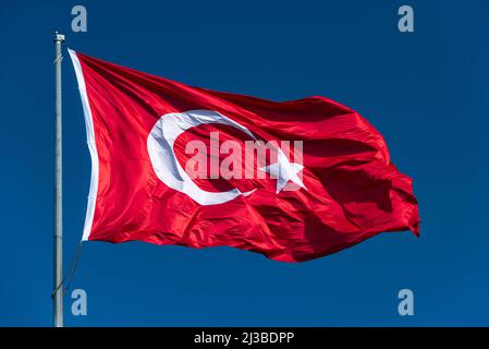 Bandiera della Turchia. Bandiera nazionale costituita da un campo rosso (sfondo) con una stella bianca centrale e mezzaluna. Foto Stock