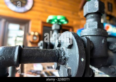 Rubinetto d'acqua massiccio con valvola. Foto Stock