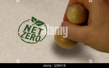 Netto zero e eco-compatibile simbolo timbro e la mano di stampaggio. CO2 concetto di neutralità, ecologia, ambiente, riduzione delle emissioni di carbonio e energia verde. Foto Stock