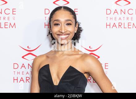 New York, NY - 5 aprile 2022: Erica Lall partecipa al Dance Theatre di Harlem: Vision gala honoring Debbie Allen al City Center Foto Stock