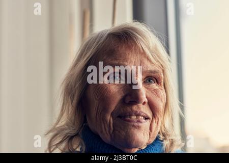 Close-up di sorridente donna senior Foto Stock