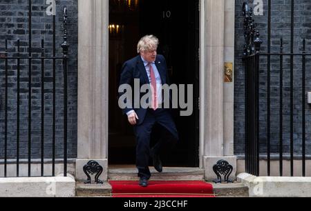 Londra, Inghilterra, Regno Unito. 7th Apr 2022. IL primo ministro britannico BORIS JOHNSON dà il benvenuto al presidente della Polonia Andrej Duda al 10 Downing Street. (Credit Image: © Tayfun Salci/ZUMA Press Wire) Foto Stock