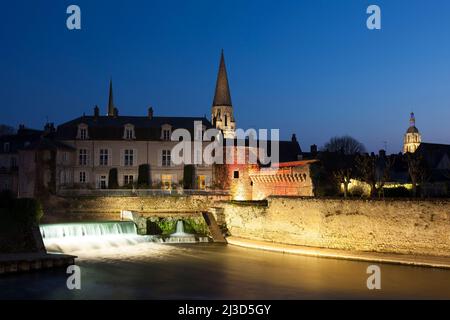 Caduta notturna a Vendome, Loir-et-Cher, Centro-Val de Loire, Francia Foto Stock