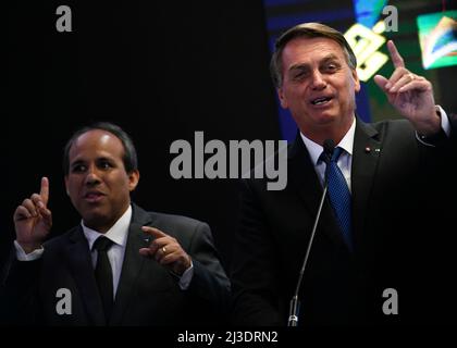 Brasilia, Brasile. 07th Apr 2022. DF - Brasilia - 04/07/2022 - BRASILIA, BB ANTICIPA FRETE - il Presidente della Repubblica, Jair Bolsonaro, durante la cerimonia di lancio di "BB Anticipa Shipping" e "BB CPR Preservation" giovedì 07 aprile. Foto: Mateus Bonomi/AGIF/Sipa USA Credit: Sipa USA/Alamy Live News Foto Stock