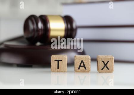 Primo piano sui crimini finanziari e sulle indagini del tribunale fiscale Foto Stock