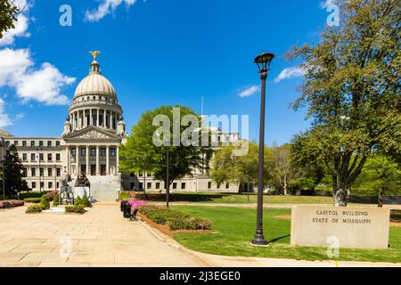 Jackson, MS - 7 aprile 2022: Il Campidoglio del Mississippi a Jackson, MS Foto Stock