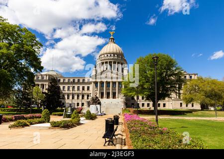 Jackson, MS - 7 aprile 2022: Il Campidoglio del Mississippi a Jackson, MS Foto Stock