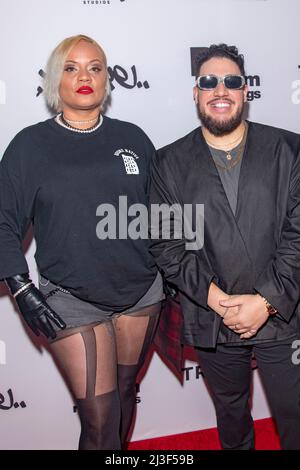 New York, Stati Uniti. 07th Apr 2022. Bronx Queen e Bronx Native partecipano alla prima mondiale di 'Mixtape' al United Palace Theatre di New York City. Credit: SOPA Images Limited/Alamy Live News Foto Stock