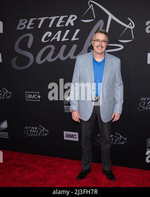 7 aprile 2022, Hollywood, California, USA: Produttore-regista scrittore-creatore-esecutivo vince Giligan partecipa alla Premiere della sesta e ultima stagione di AMC ''Better Call Saul' (Credit Image: © Billy Bennight/ZUMA Press Wire) Foto Stock