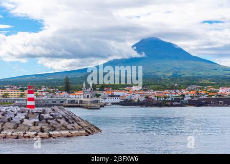 Porto di Madalena sull'isola di Pico delle Azzorre, Portogallo. Foto Stock