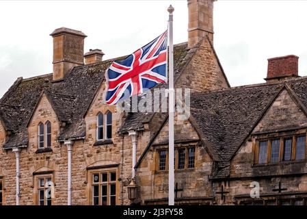 Union Jack Flag vola a Chipping Campden UK Foto Stock