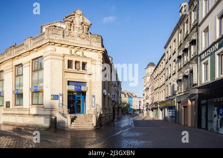 Francia, Manica, Cotentin, Cherbourg-Octeville, centro, Piazza Général De Gaulle, edificio del Crédit lyonnais, ora chiamato LCL, progettato dall'architetto René Casimer Lévesque, inaugurato nel 1909 Foto Stock