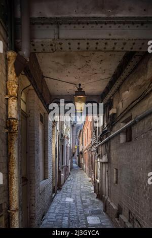 Francia, Normandia, Eure, Valle del Risle, Pont-Audemer, Etichettato il Detours più bello di Francia, soprannominato la piccola Venezia di Normandia, rue de l'Epée, vicolo medievale Foto Stock