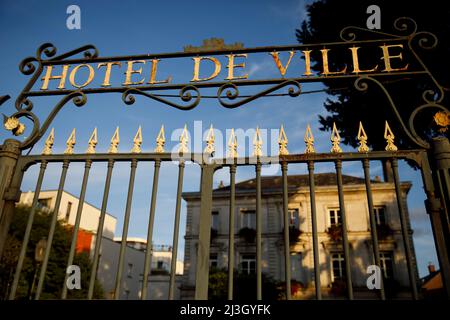 Francia, Normandia, Eure (27), Valle del Risle, Pont-Audemer, Etichettato il Detours più bello di Francia, soprannominato la piccola Venezia di Normandia, porta al municipio Foto Stock